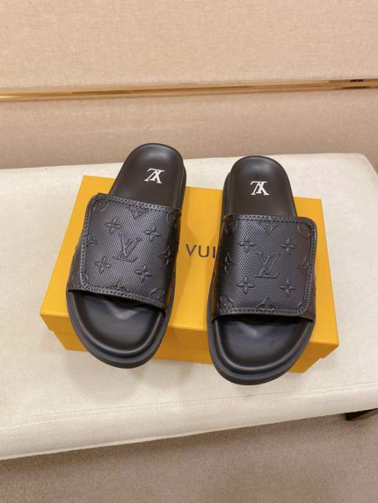 Picture of Louis Vuitton Slippers _SKULVsz38-44hnh0828895